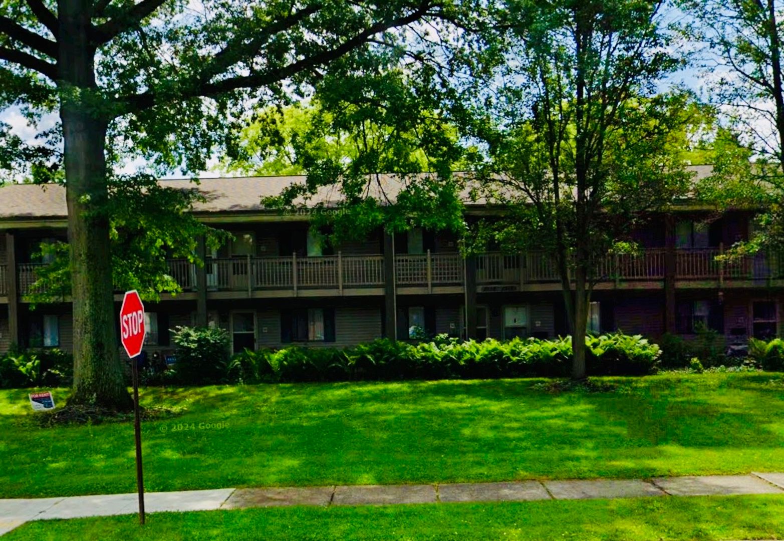 Akron Apartment: S. Miller Rd / W. Market St / White Pond Dr