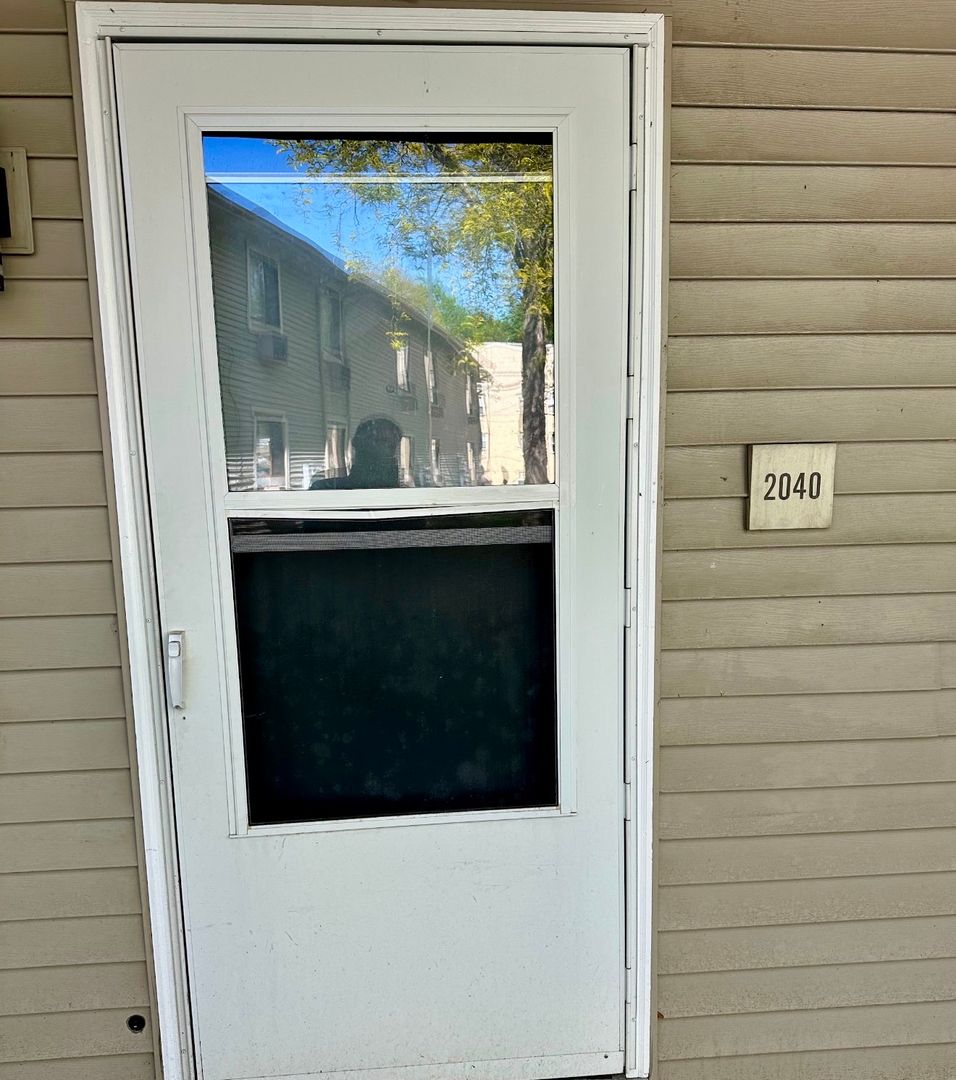 Akron Apartment: S. Miller Rd / W. Market St / White Pond Dr