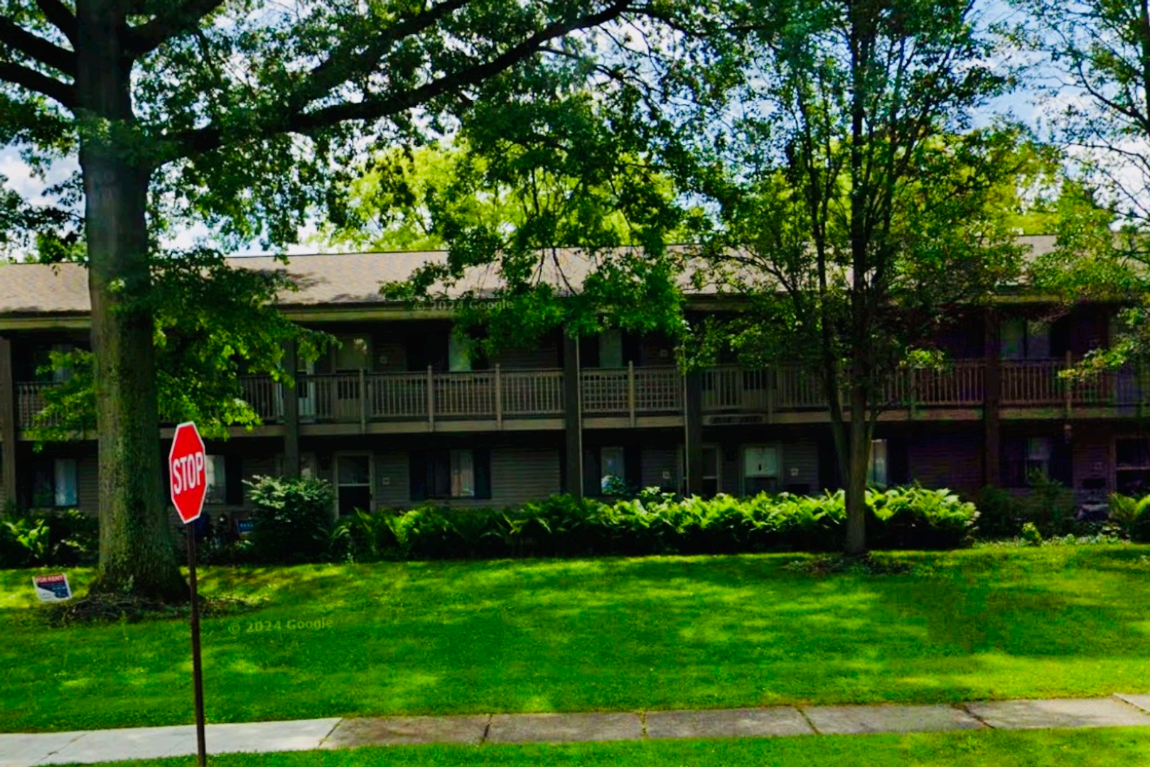 Akron Apartment: S. Miller Rd / W. Market St / White Pond Dr