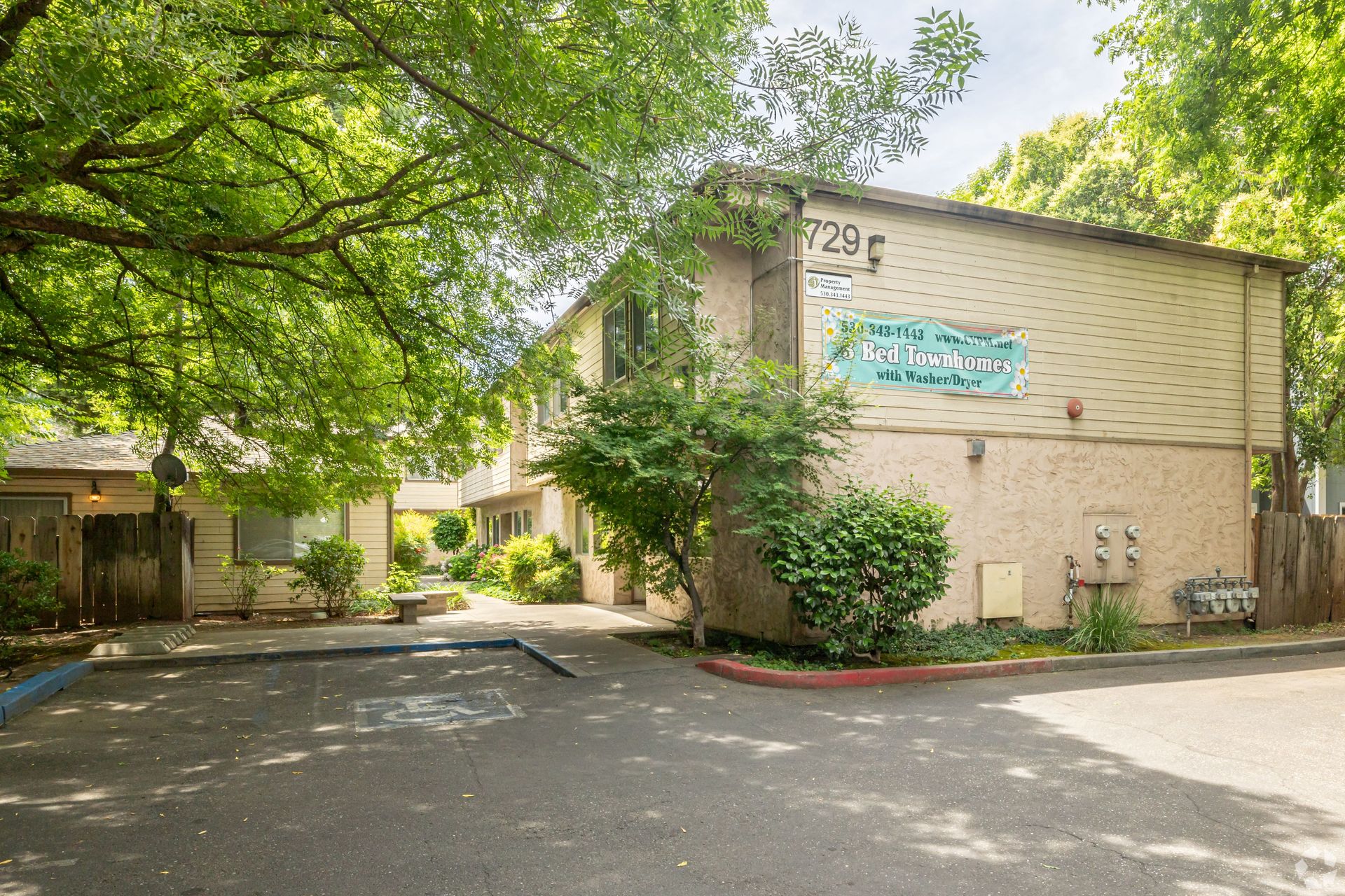 Chico Townhome: 729 W. 2nd Ave.