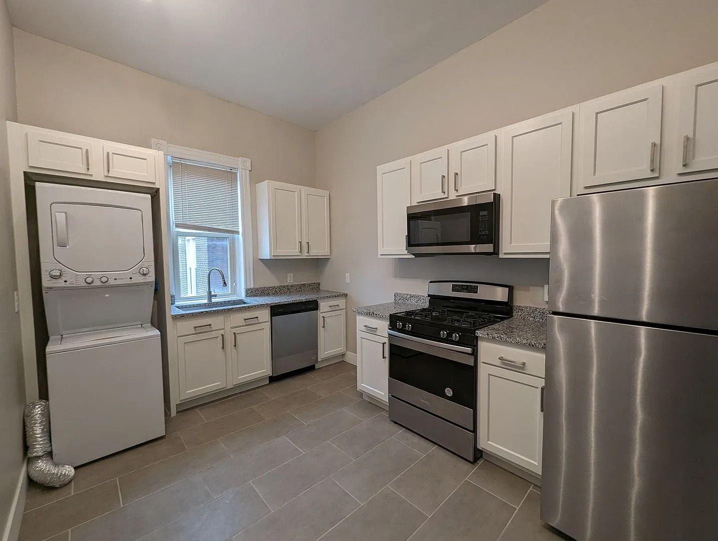 SAINT LOUIS Apartment: 2220 S. 9TH ST