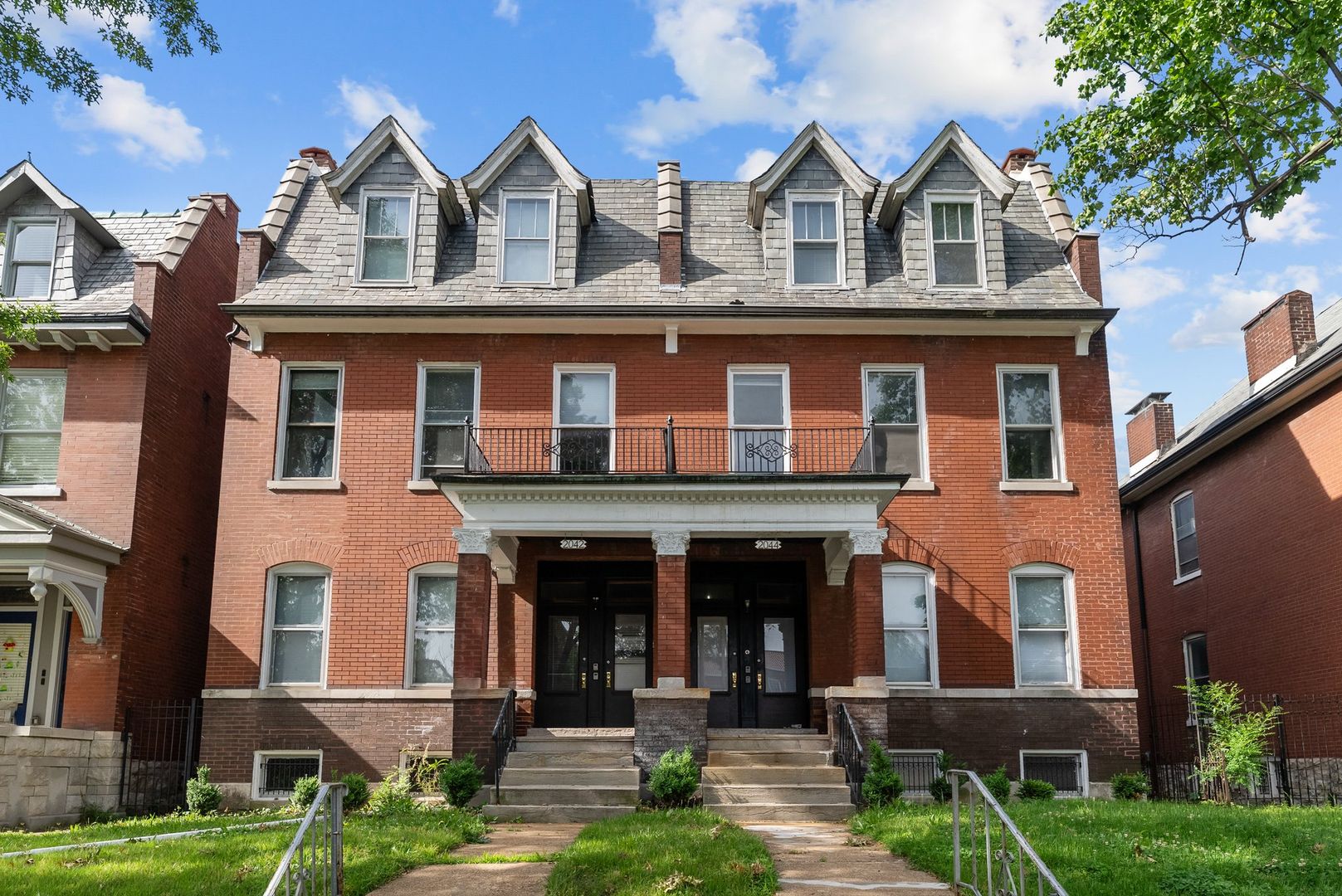 SAINT LOUIS Apartment: 2042-2044 RUSSELL BLVD