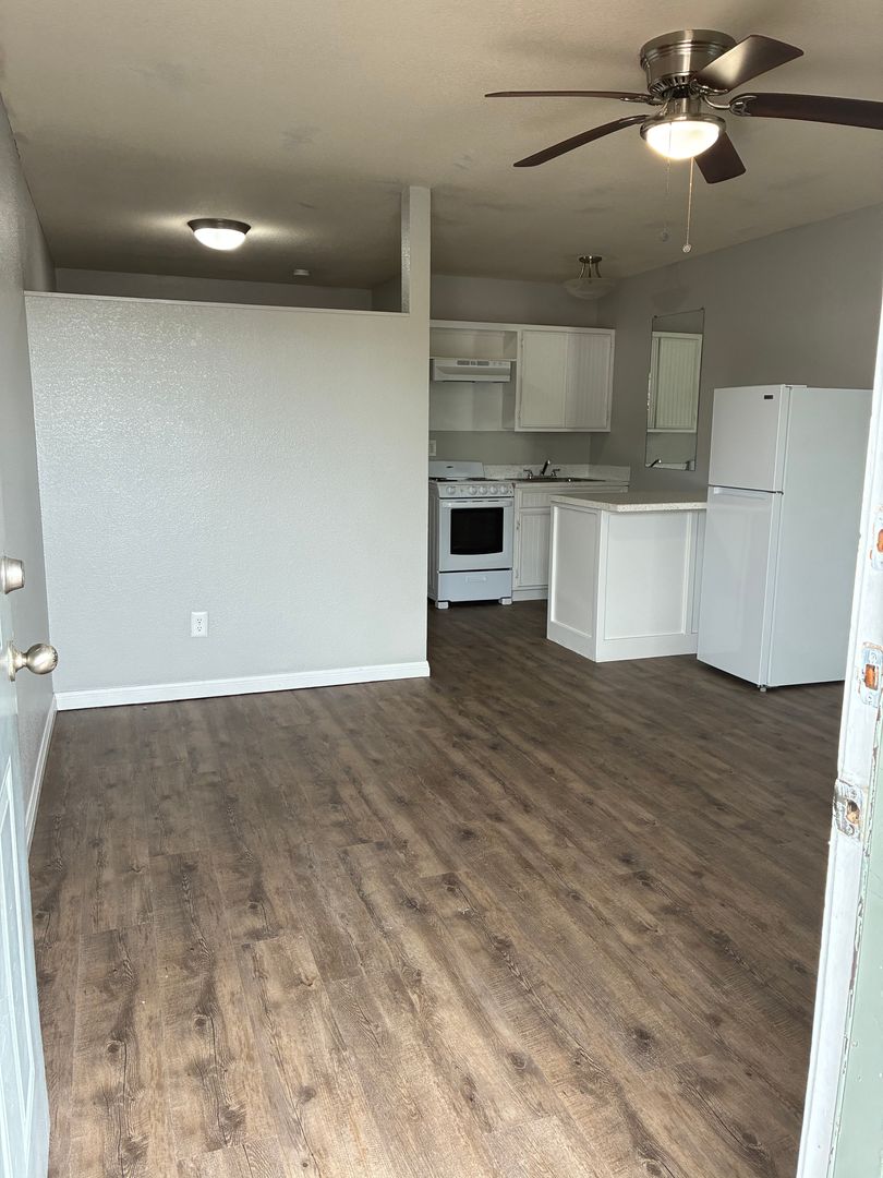 Waco Apartment: 105 N Lacy Drive