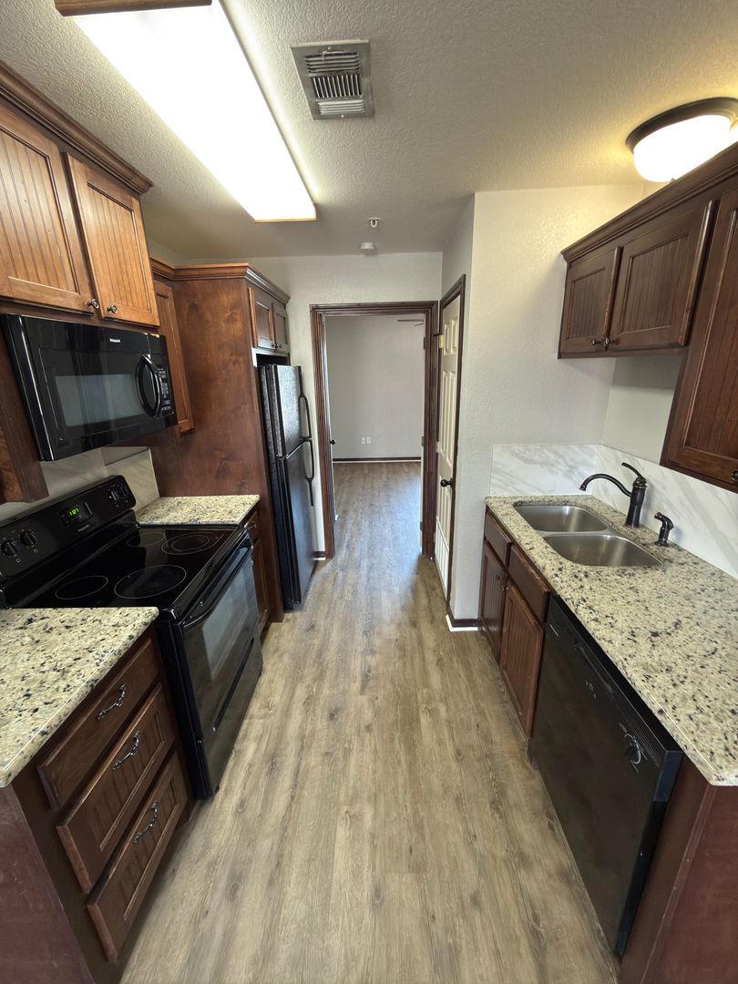 Waco Apartment: 105 N Lacy Drive