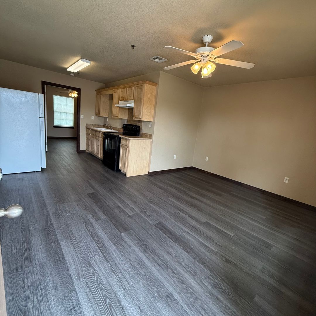 Waco Apartment: 105 N Lacy Drive