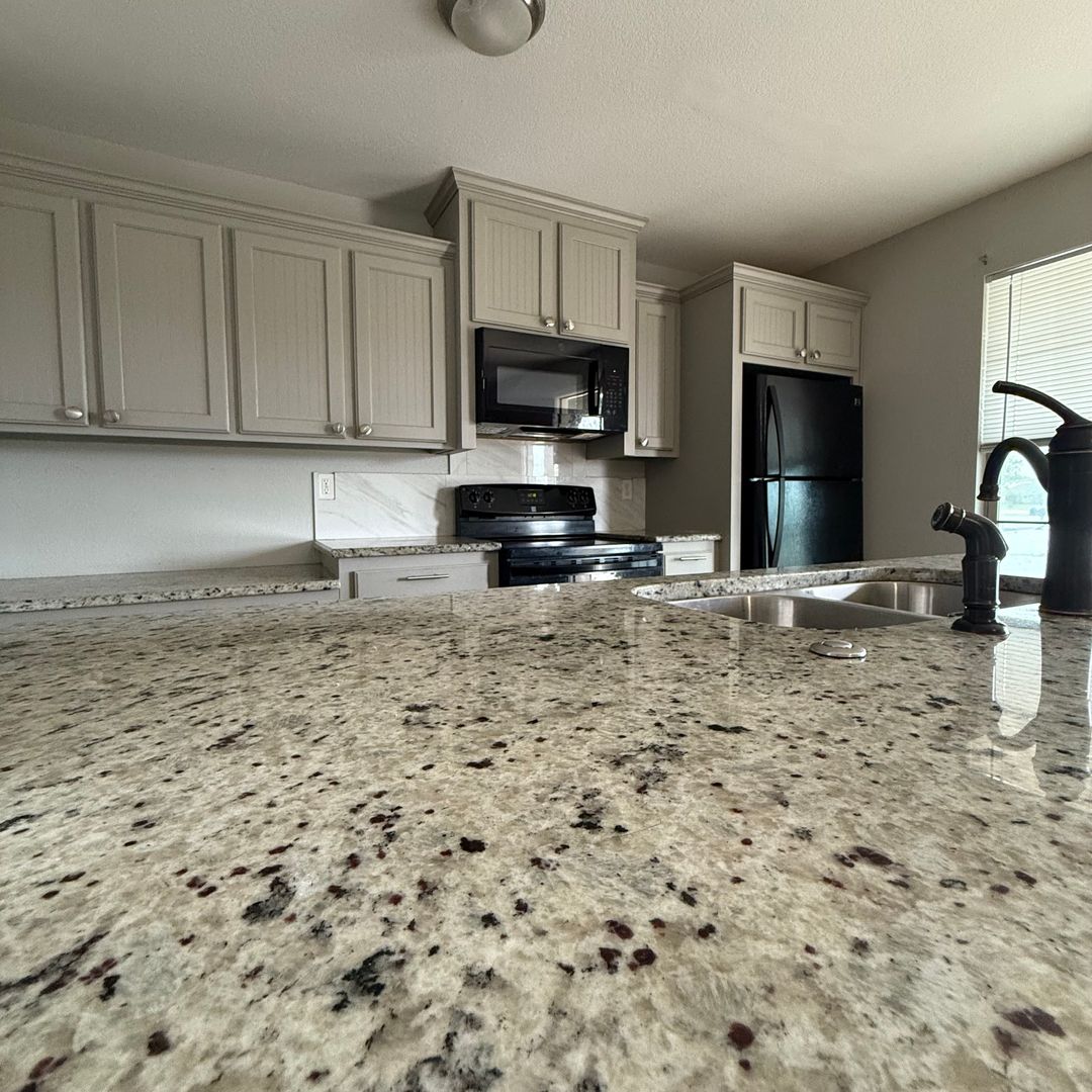 Waco Apartment: 105 N Lacy Drive