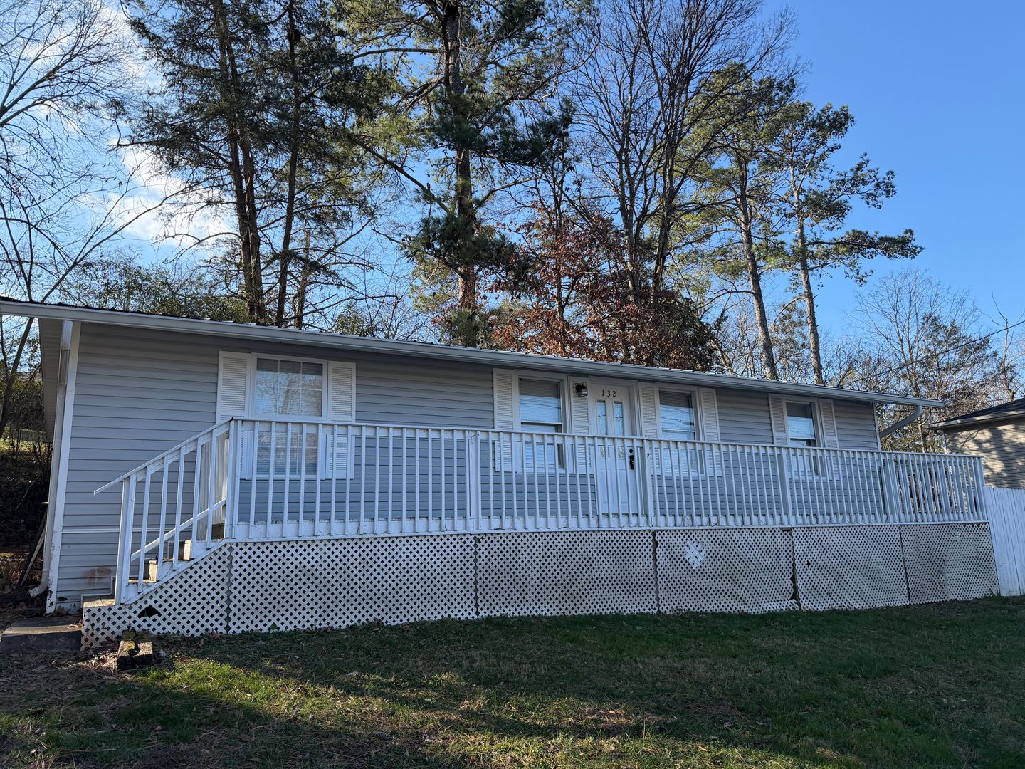 Cleveland House: 132 Heather Ln NW