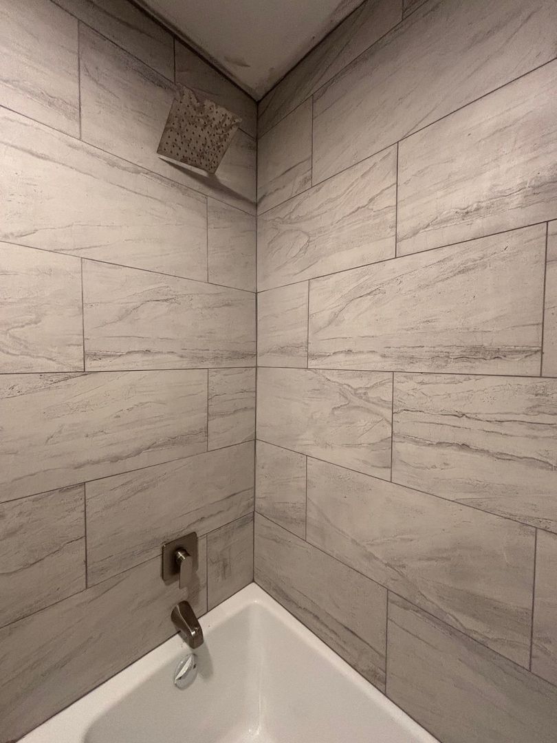 Gary Apartment: 801-09 E 32nd Ave.