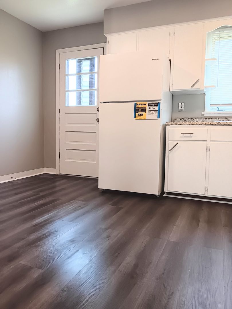 East Chicago Apartment: 1412 W 148th St.