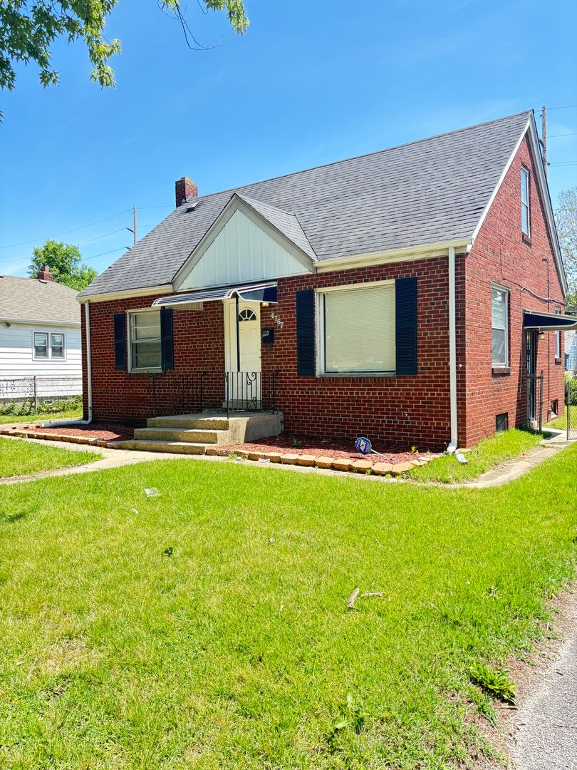 Gary House: 4767 Harrison Street