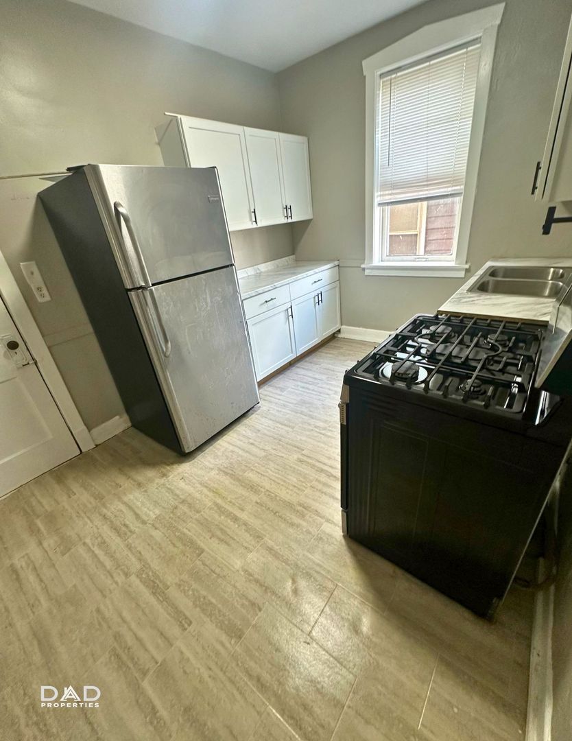 East Chicago Apartment: 3527 Hemlock Street
