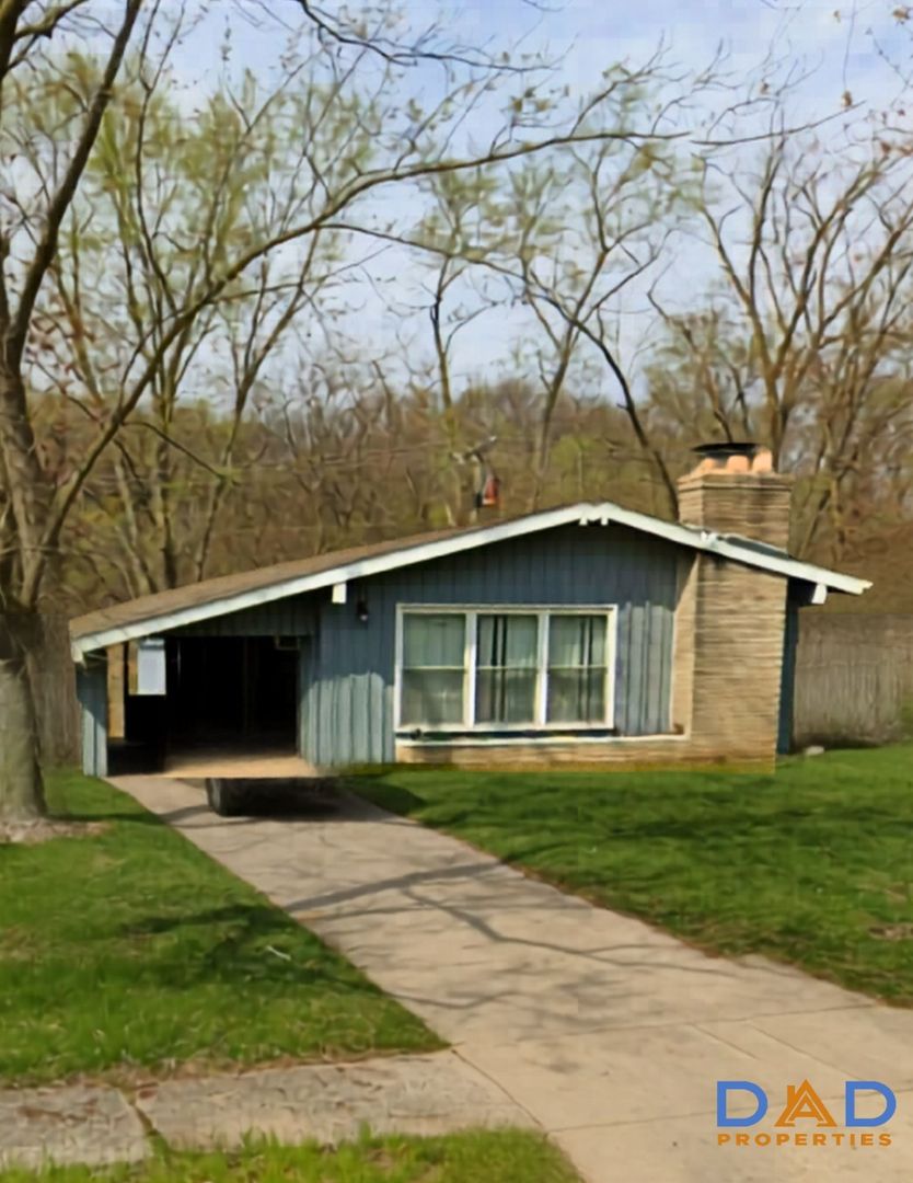 Gary House: 8350 Lakewood Ave.