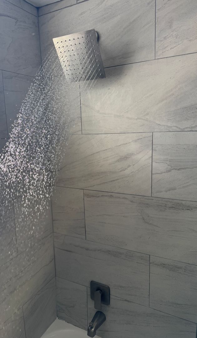 East Chicago Apartment: 4906 Baring Ave.