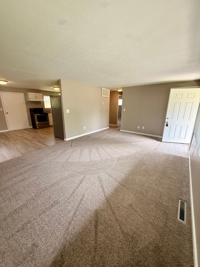 Kettering House: 1643 Archdeacon Circle