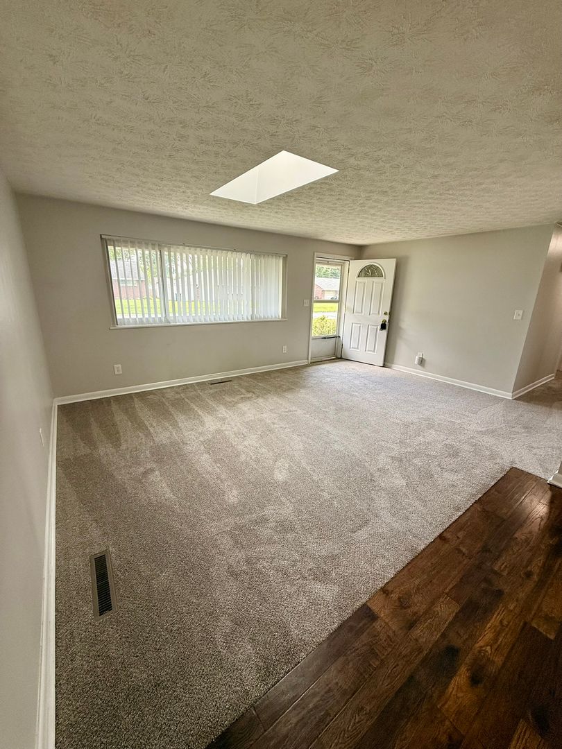 Miami Township House: 2185 Kajean Avenue