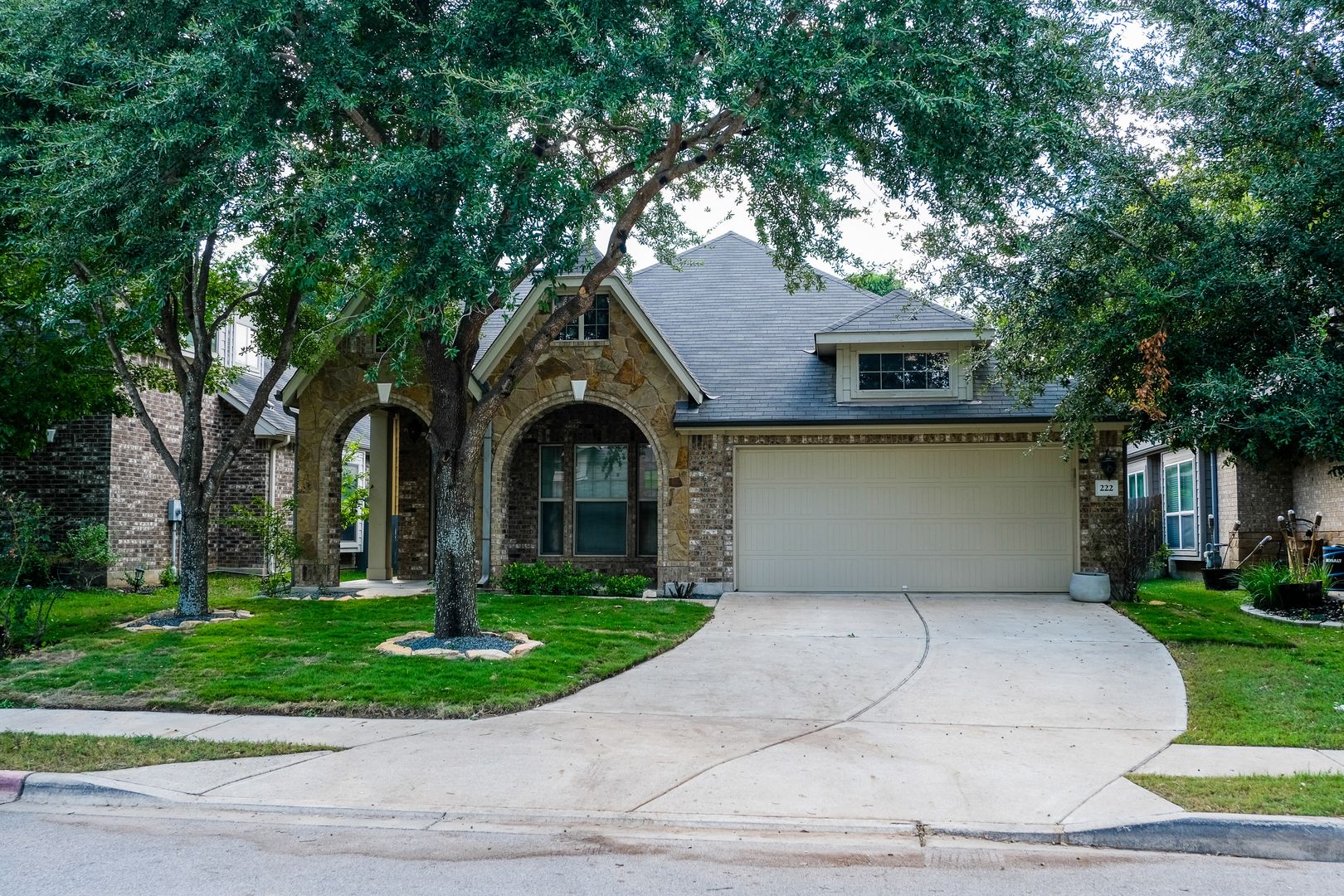 Buda House: 222 Still Hollow Crk