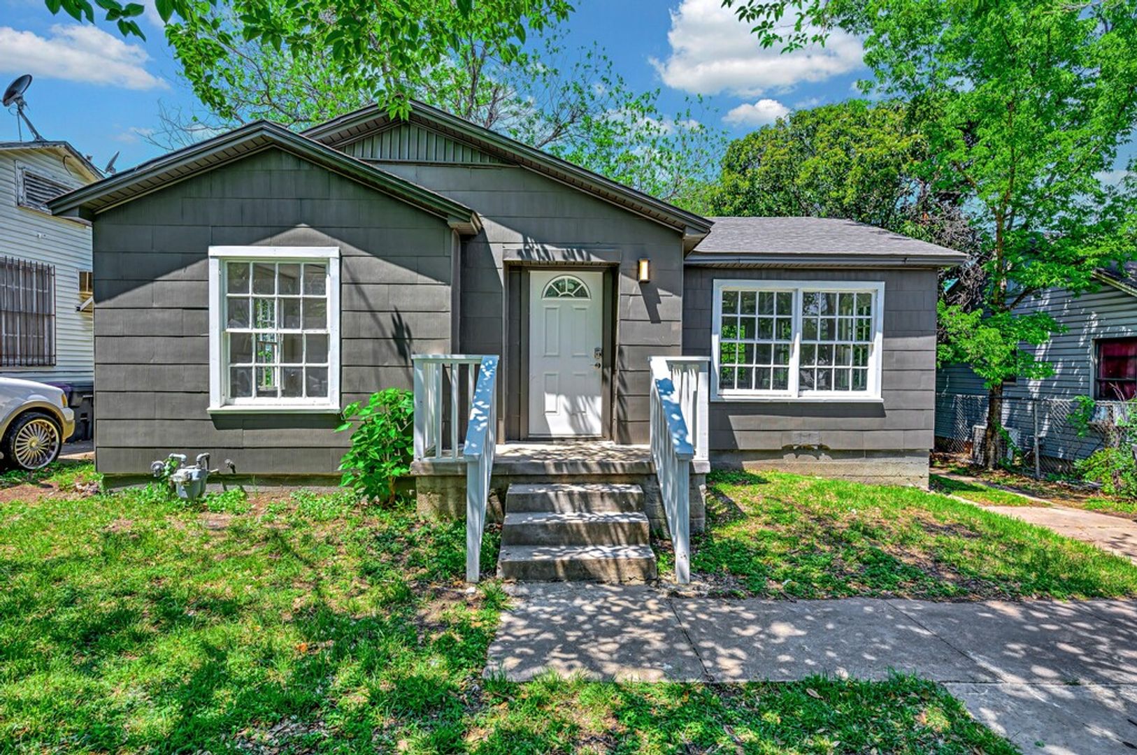 Waco House: 2009 Live Oak Ave