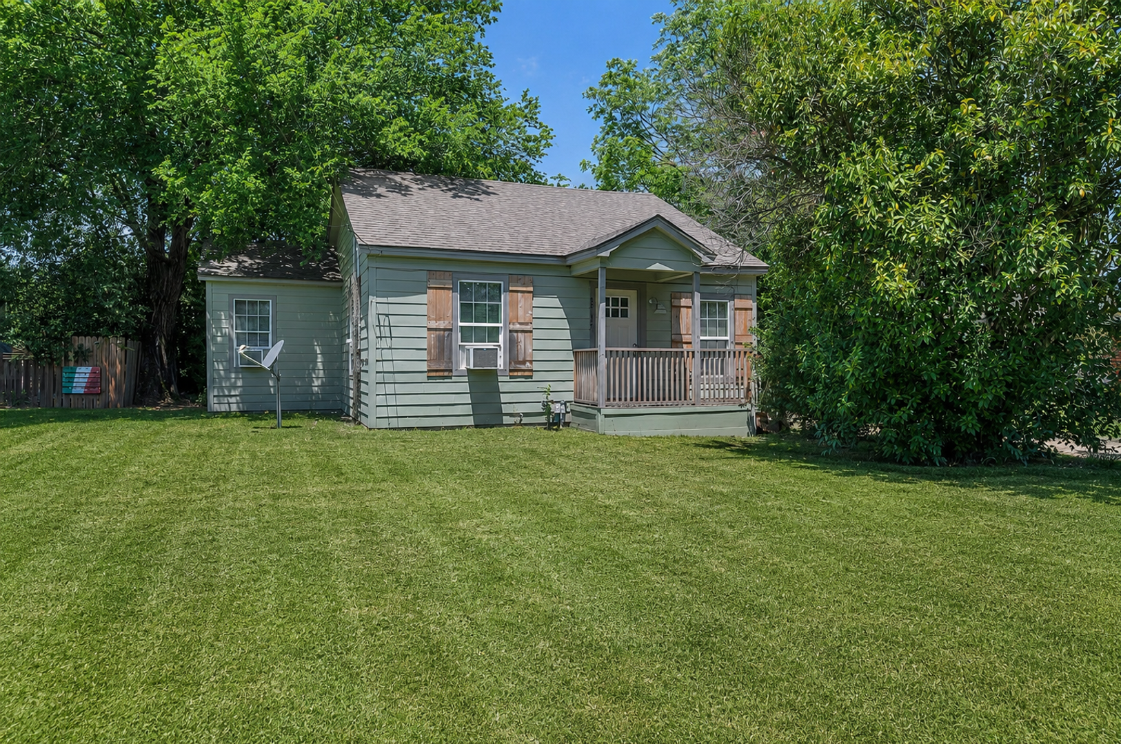 Waco House: 2725 Baylor Ave