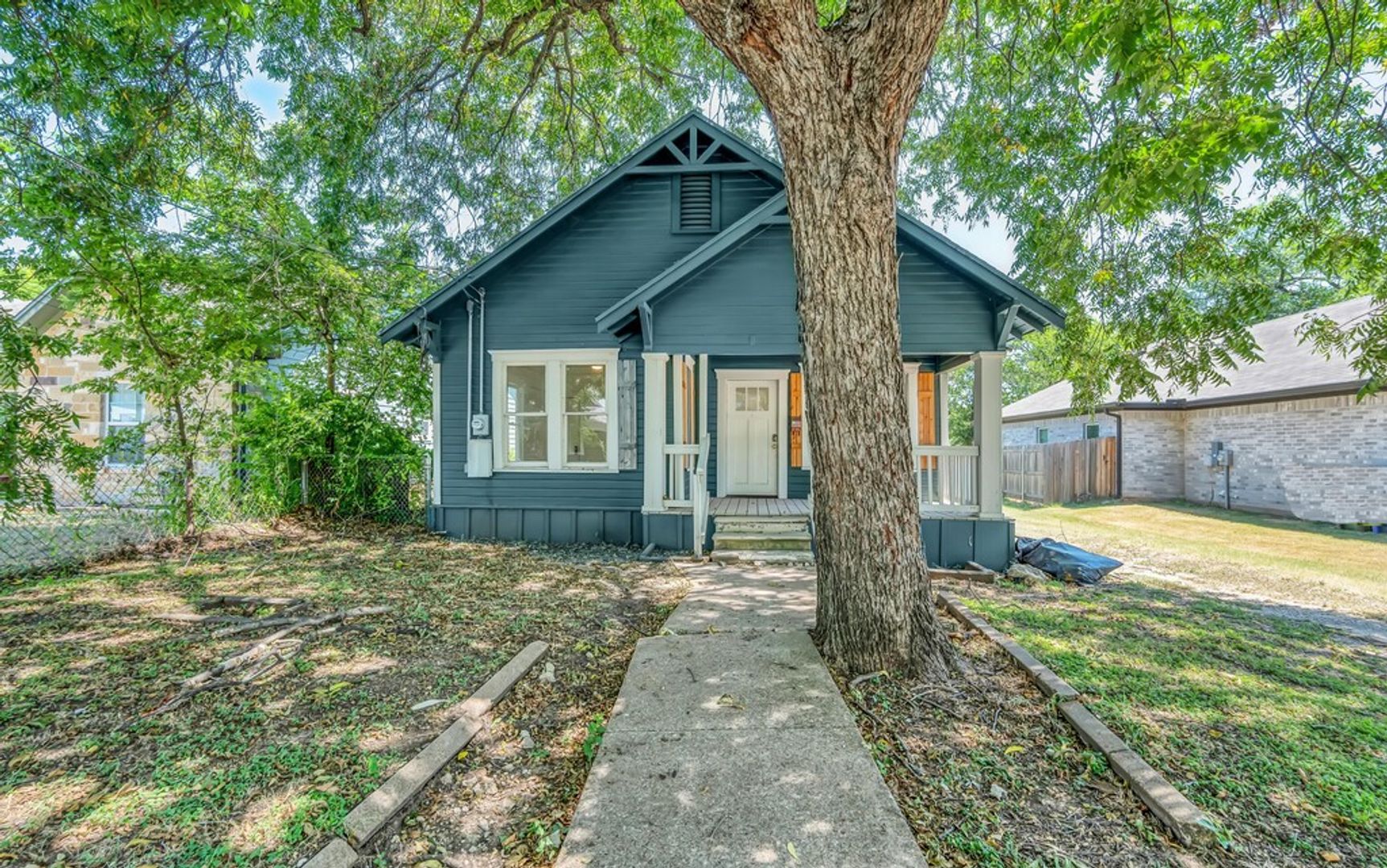 Waco House: 909 N 10th Street