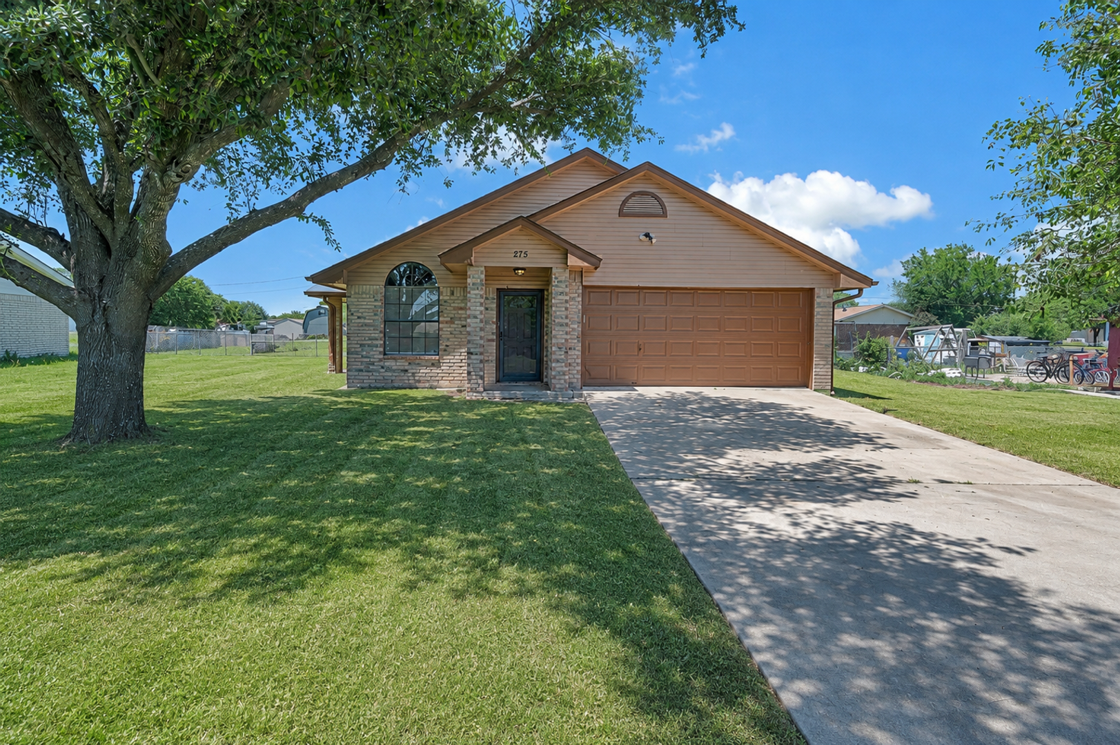 Waco House: 275 Paintbrush