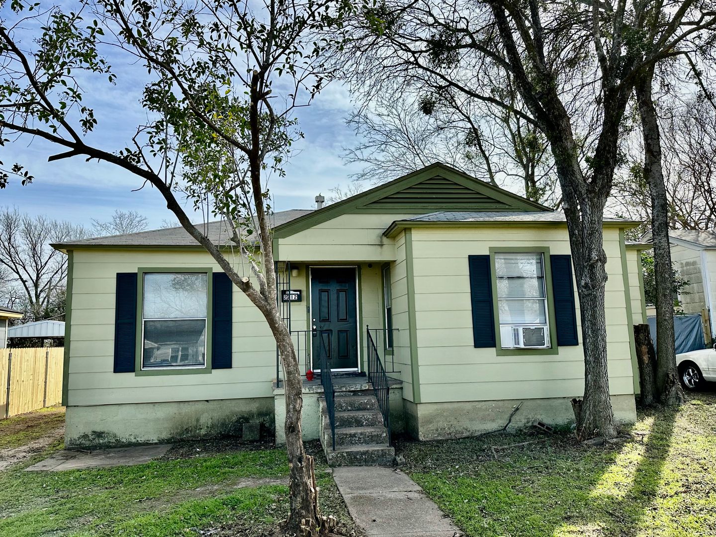 Waco House: 2712 Mitchell Ave