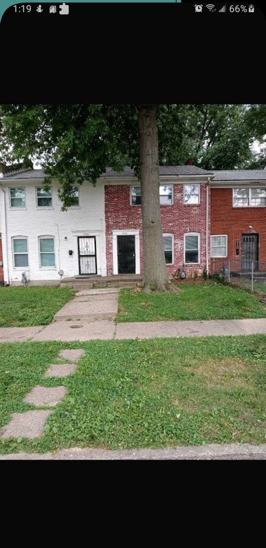 Louisville House: 3508 Chauncey Ave