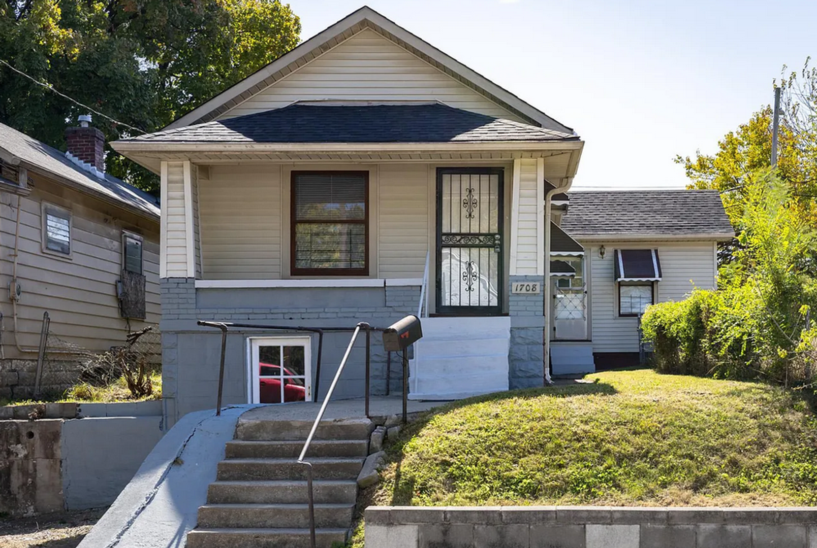 Louisville House: 1708 W Gaulbert