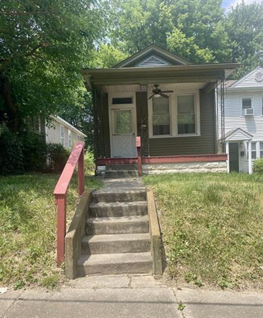 Louisville House: 1452 S Hancock St