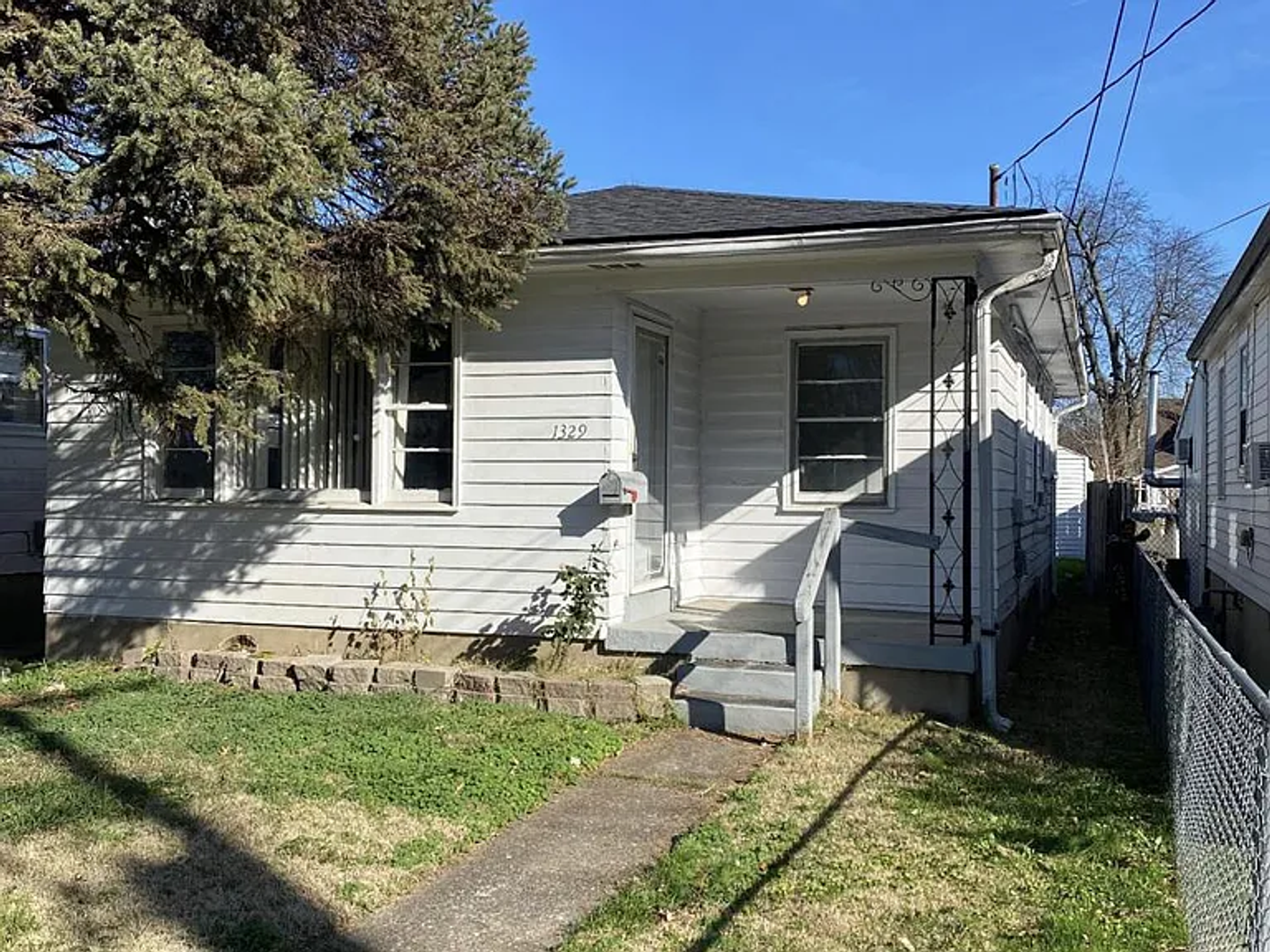 Louisville House: 1329 Earl Ave