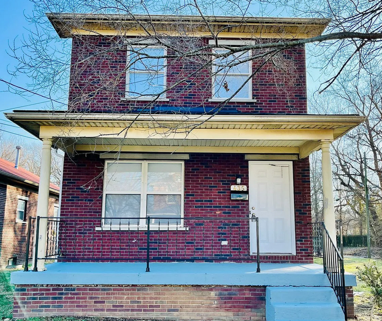 Louisville House: 435 S 29th St