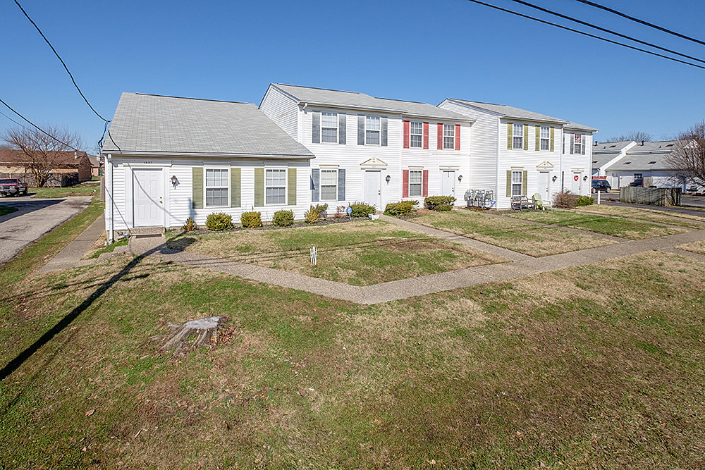 Louisville Apartment: Michael Edwards Dr