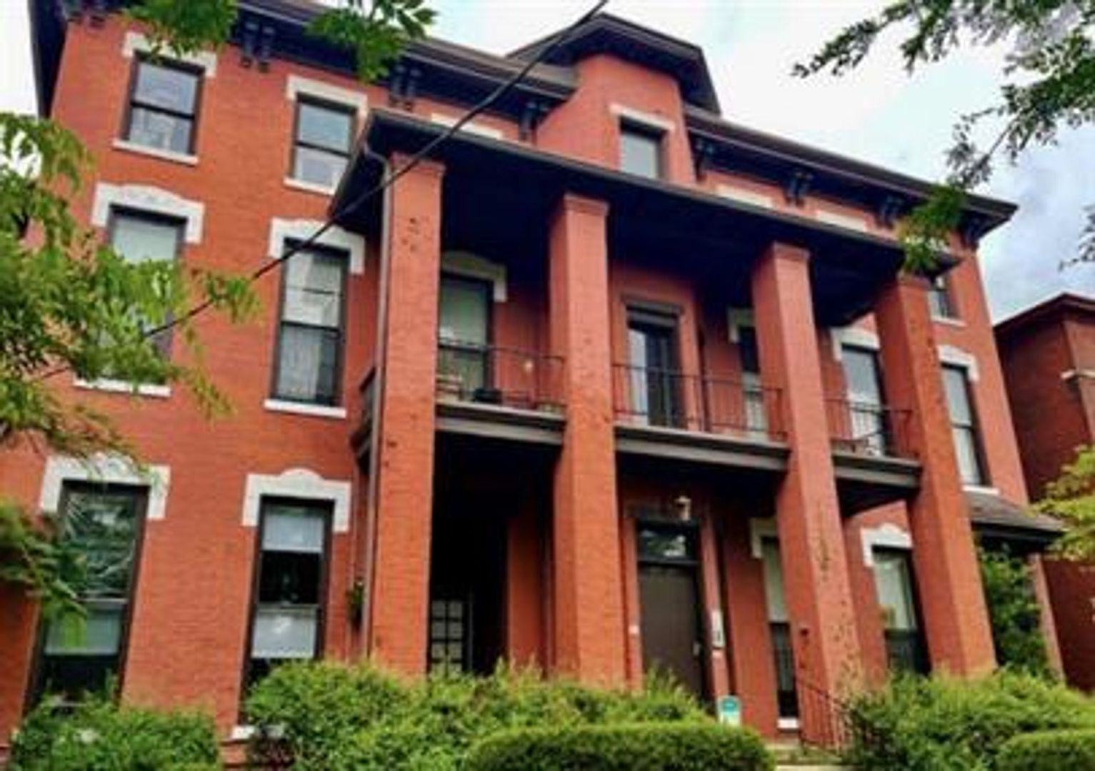 Louisville Apartment: 208 W. Ormsby Ave