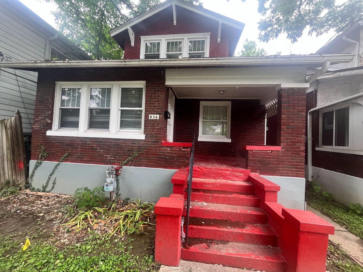 Louisville House: 836 S 41st St