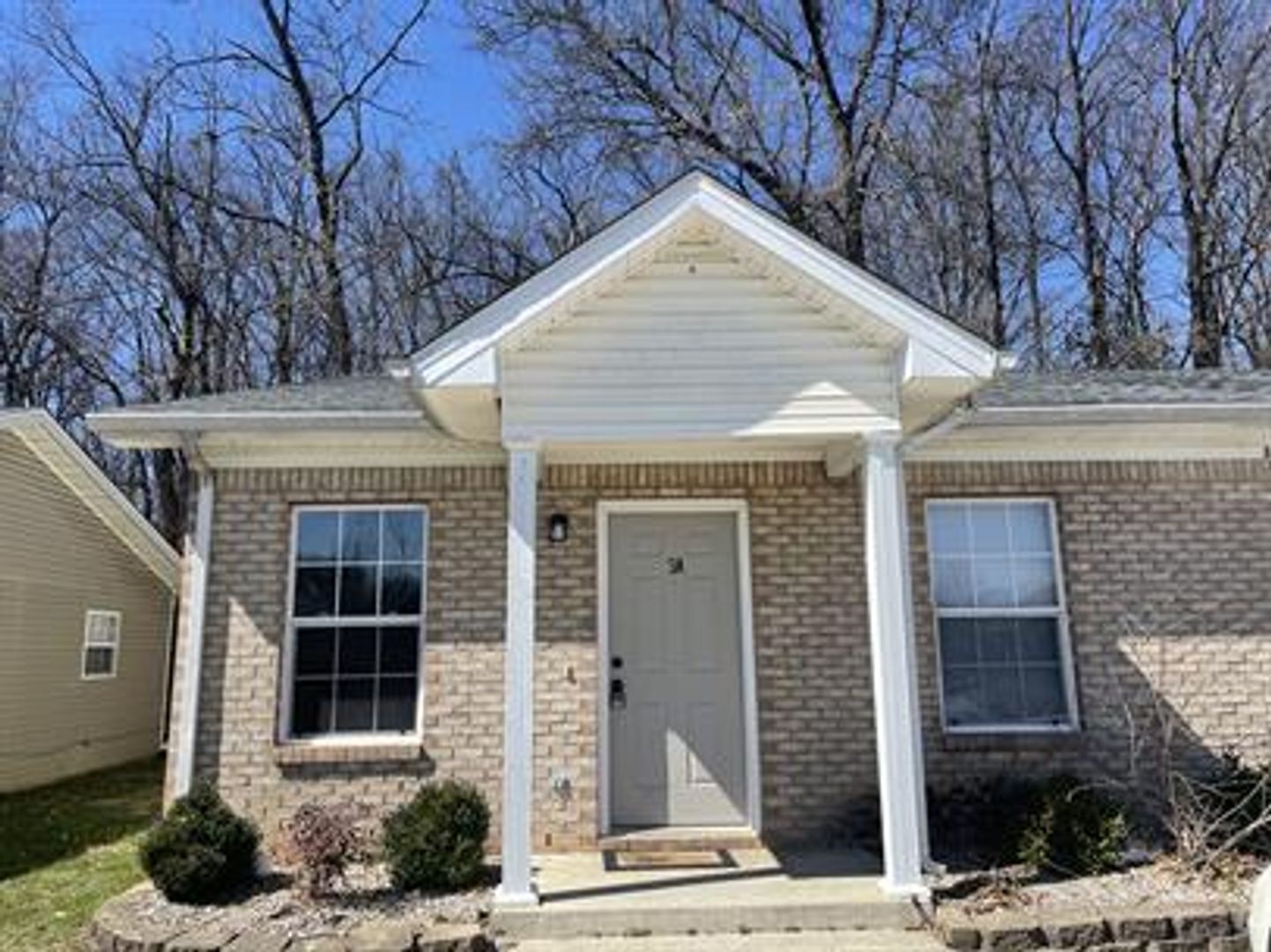 Bardstown Apartment: 322 Camptown Rd