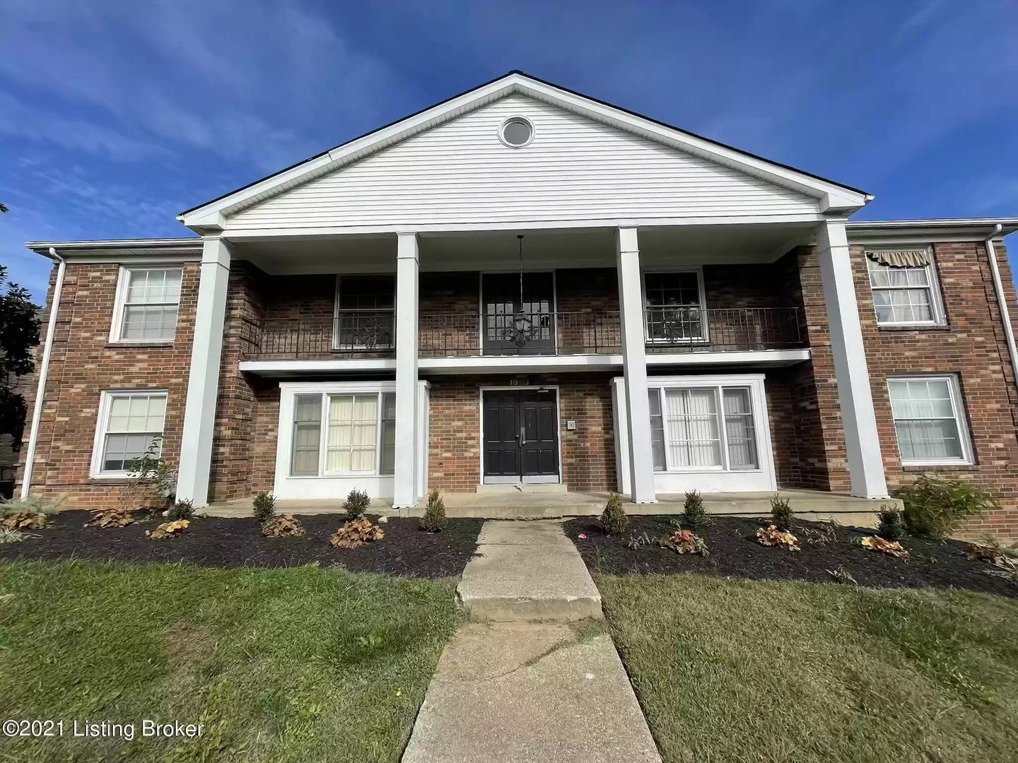 Louisville Apartment: 1953 Goldsmith Lane
