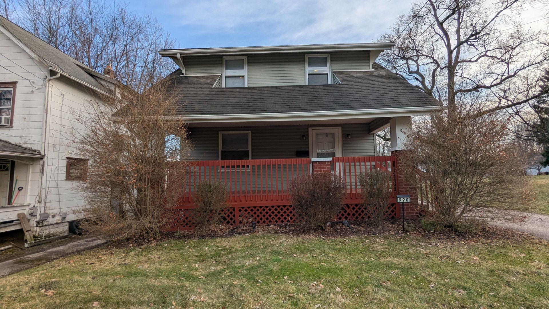 Akron House: 990 Baird St