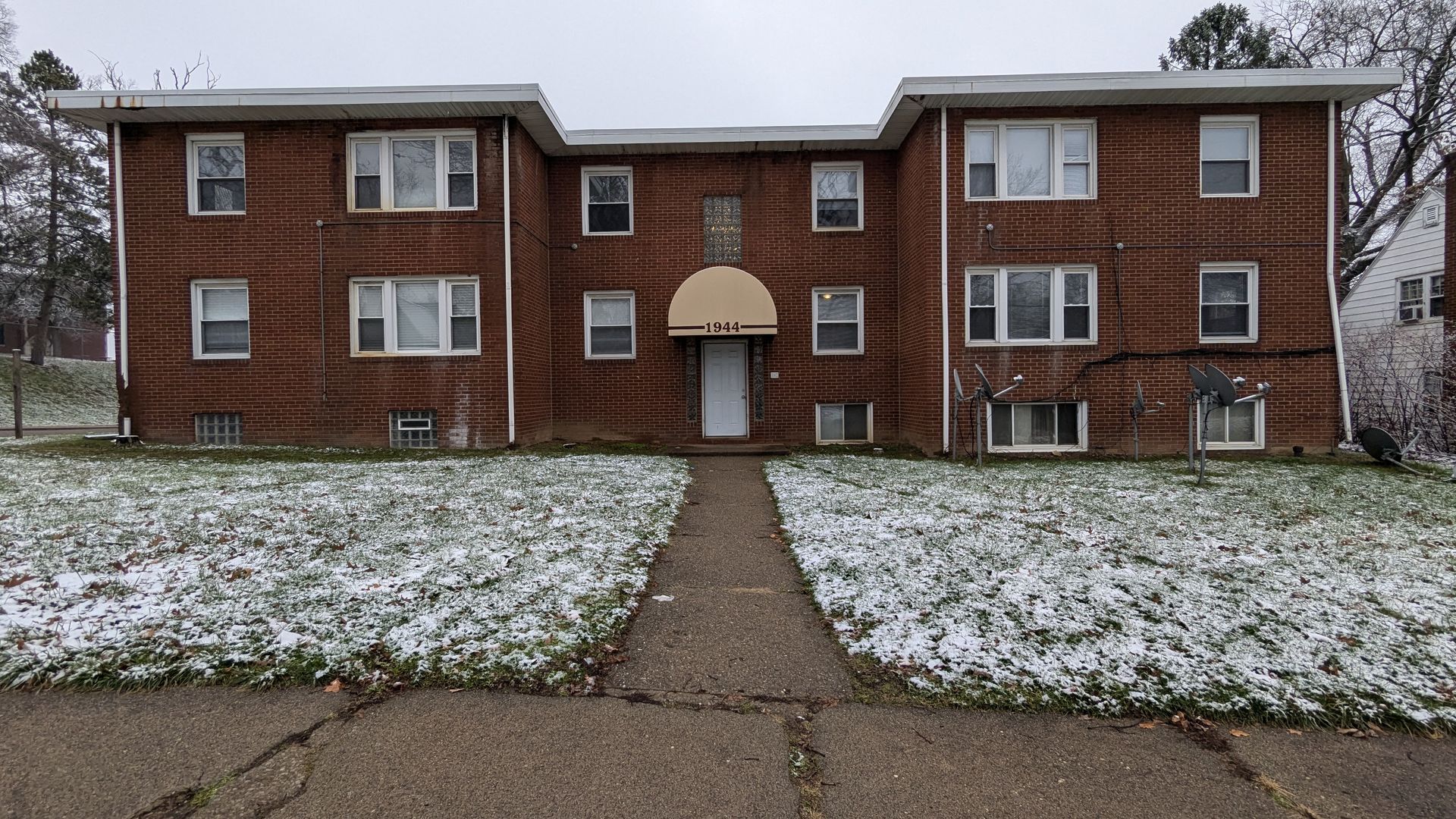 Canton Apartment: 1944 Rowland Ave NE