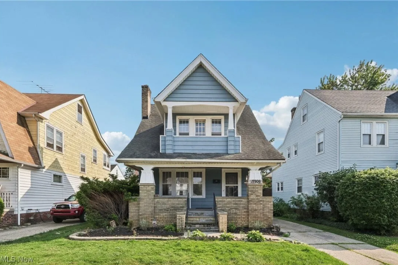 Cleveland House: 17906 Hillgrove Ave