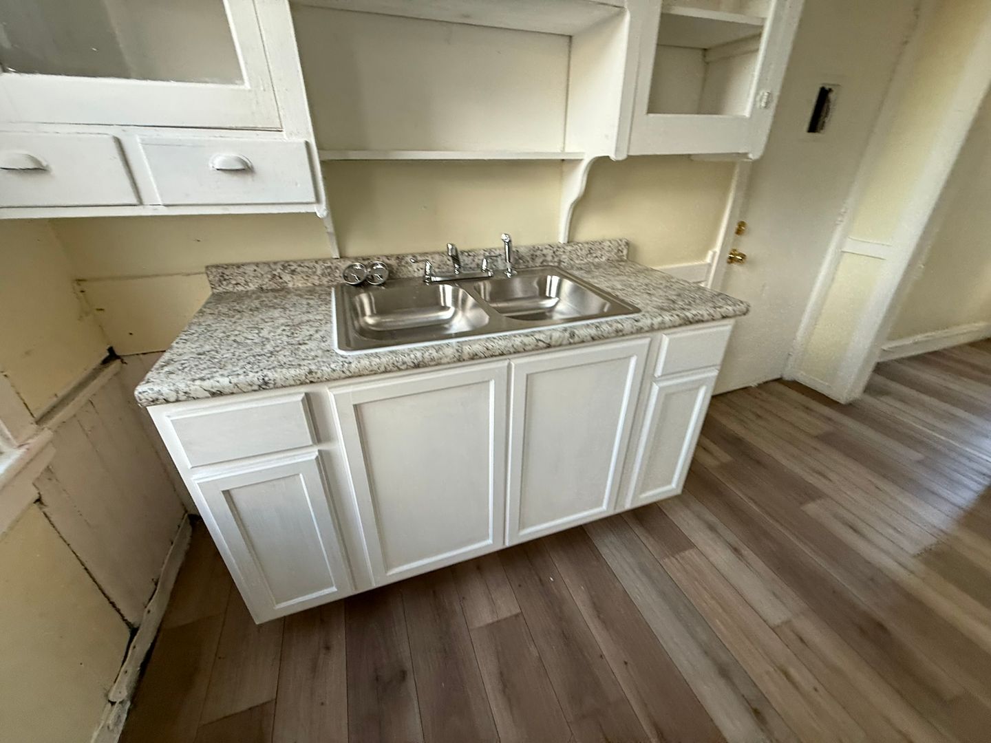 Cleveland Apartment: 3404 Walton Ave