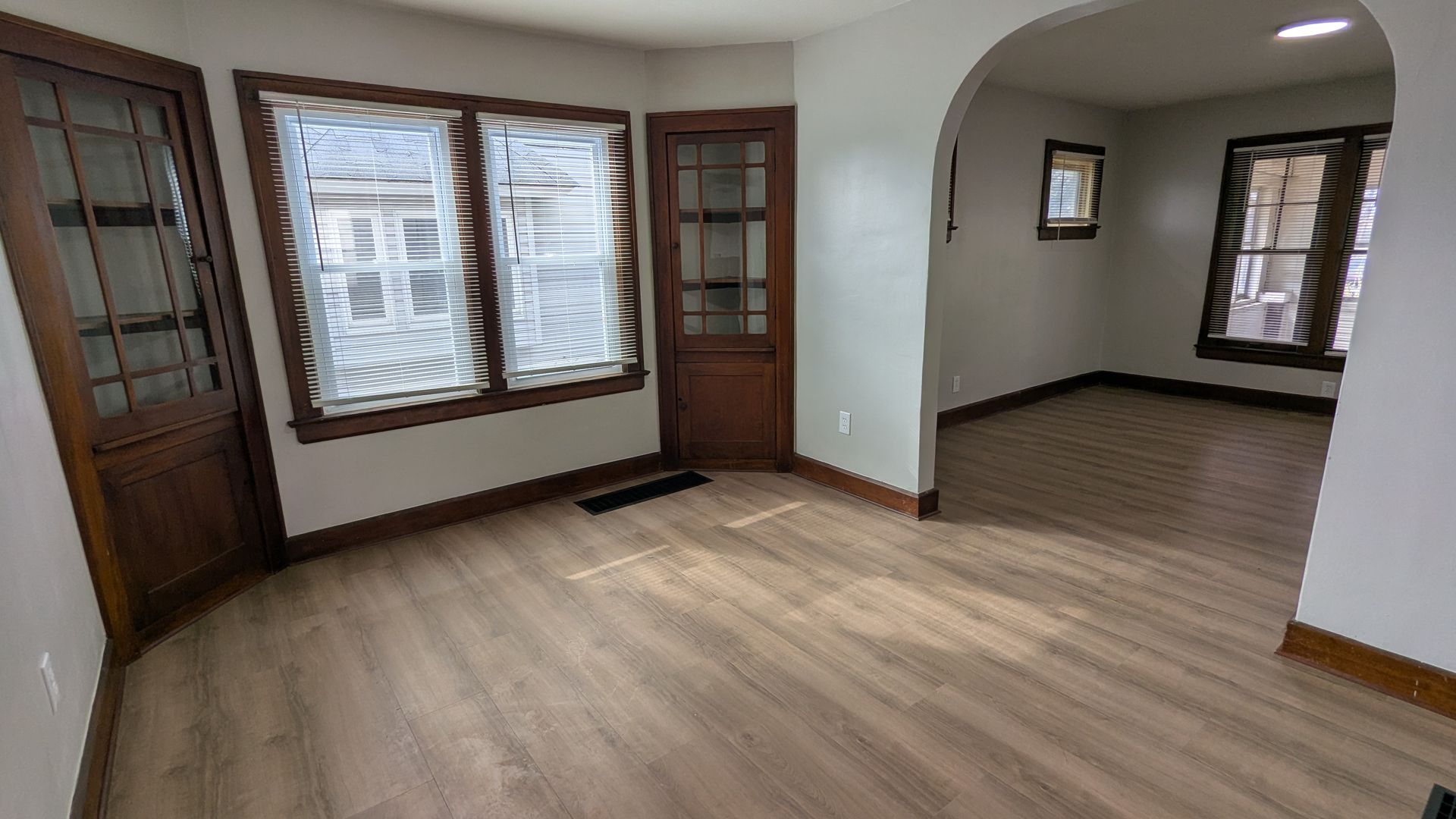 Akron House: 880 Jason Ave