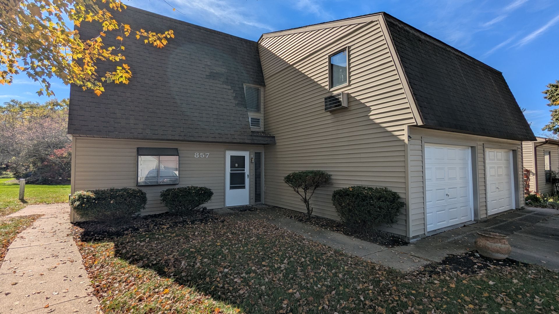 MN Cedar Village (857)