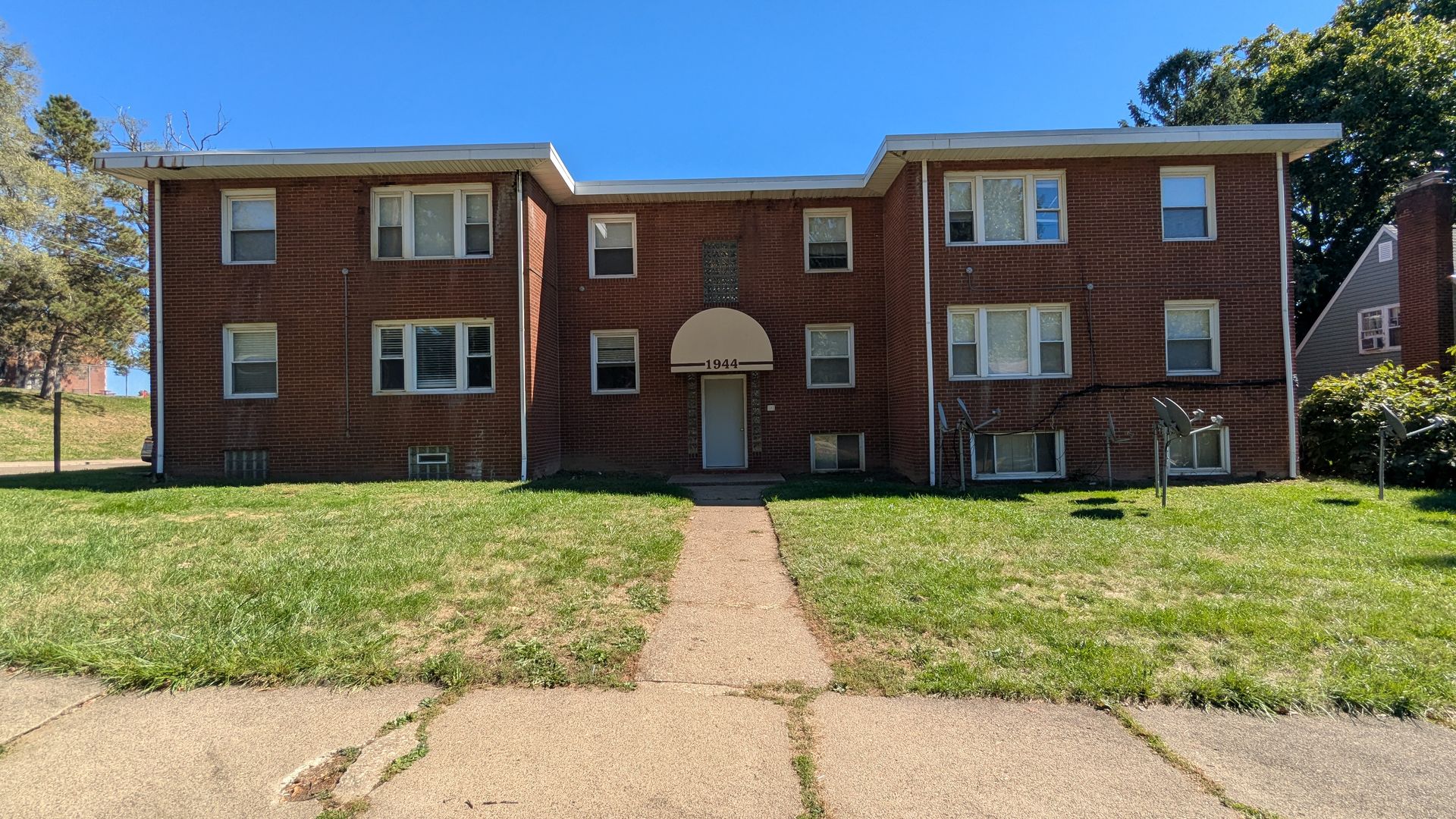 Canton Apartment: 1944 Rowland Ave NE