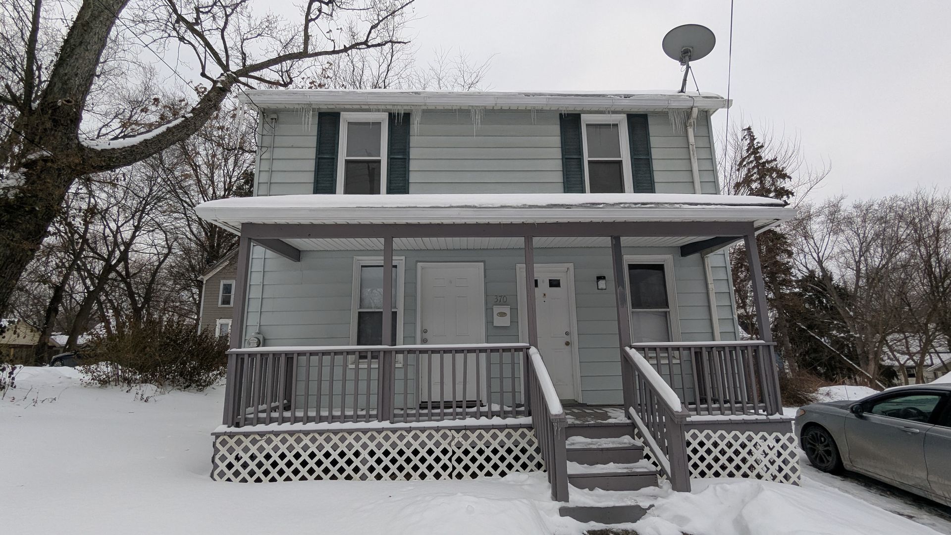 Akron House: 370 E Thornton St