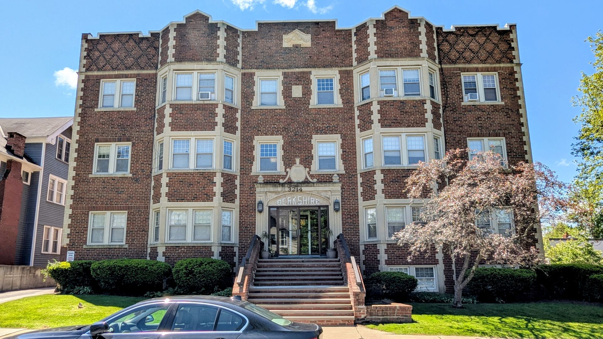 Cleveland Heights Apartment: 3214 Berkshire Rd