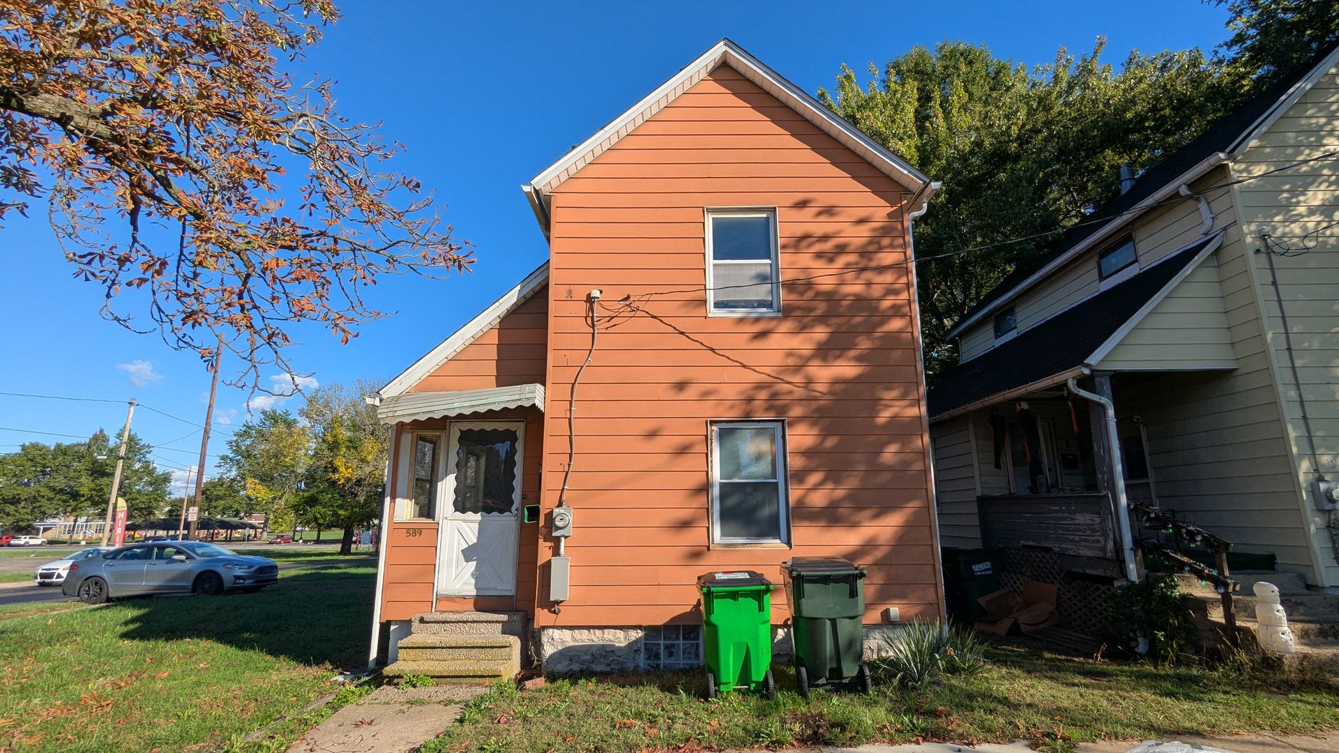 Barberton House: 589 Rubber St