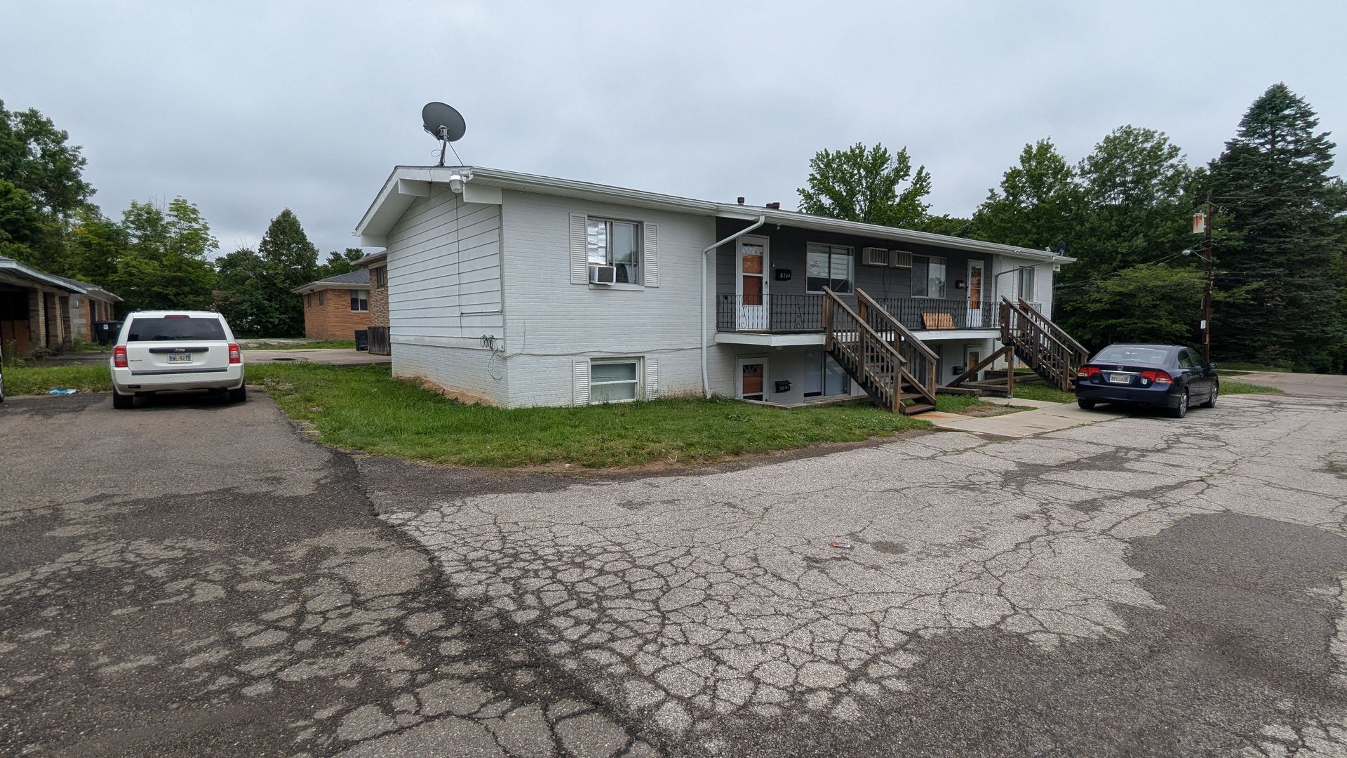 Akron Apartment: 509-515 Zahn Dr