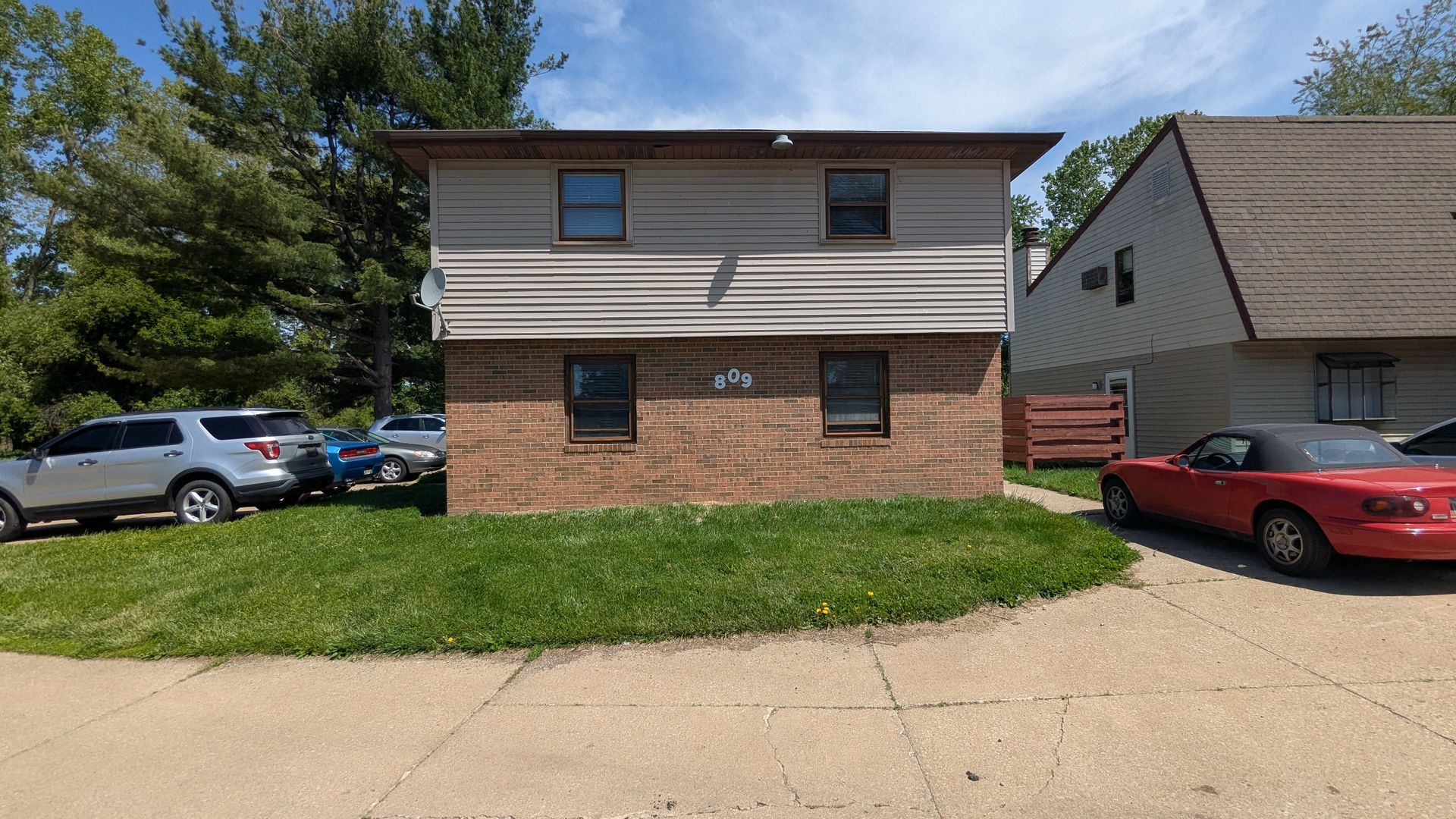 Bolivar Apartment: 809 Kerns Dr NE