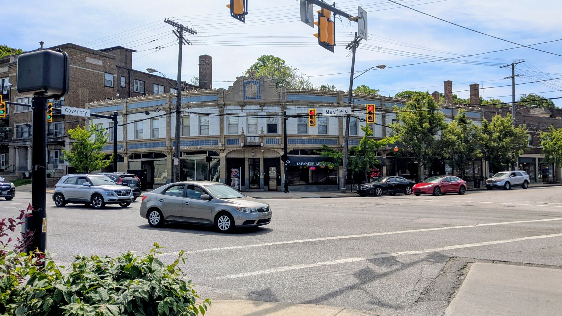 Cleveland Heights Apartment: 2800 Mayfield Rd