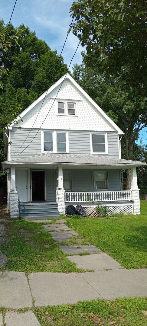 Cleveland Apartment: 3268 W 86th St