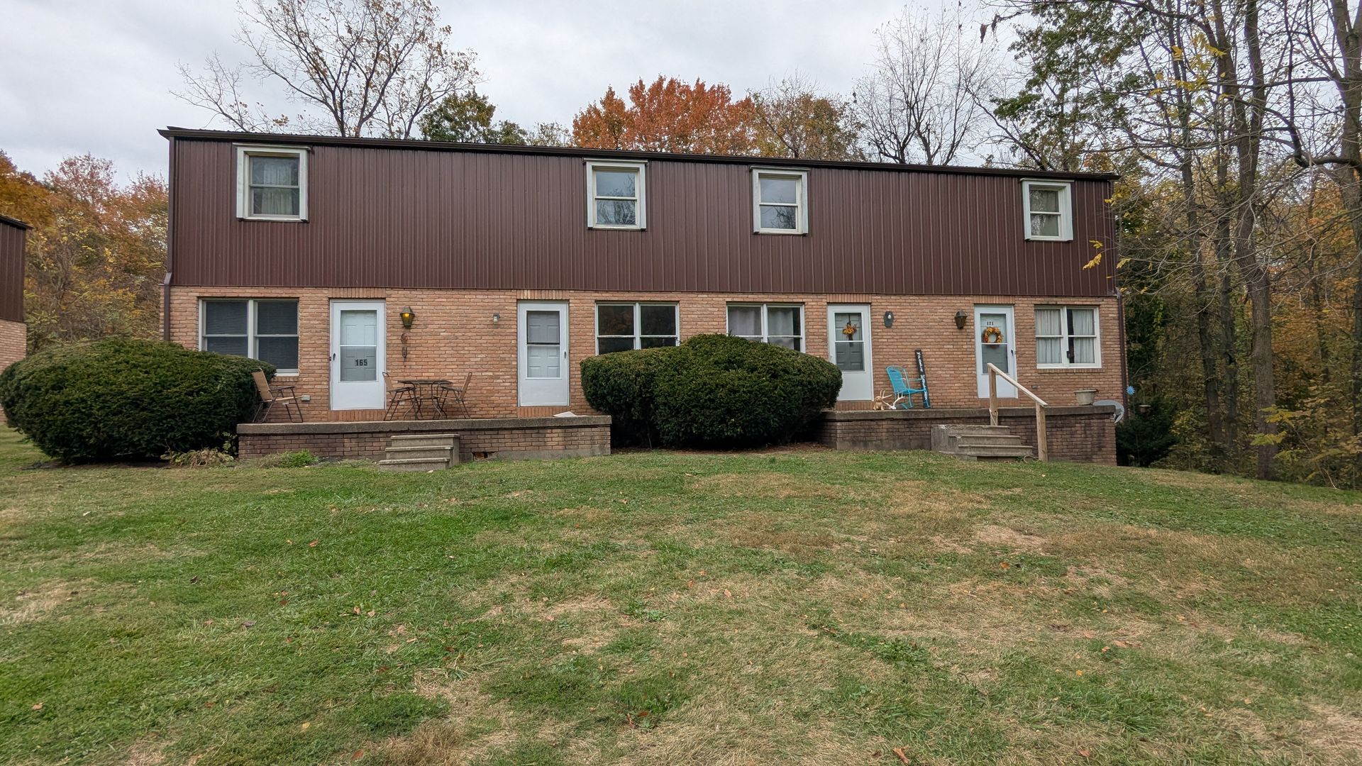 Brewster Apartment: 165-171 Elm St. NE